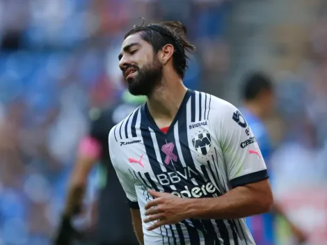 ¿Y Chivas? Pizarro se entrena con equipo de la Liga Premier