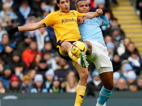 Raúl Jiménez ni la tocó y fue sustituido ante Manchester City