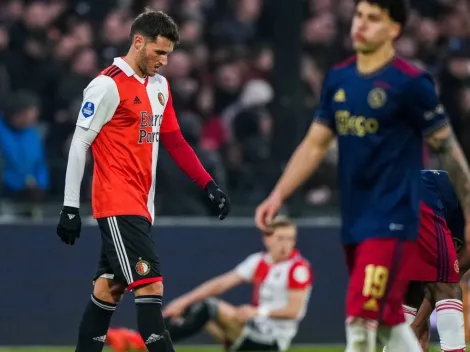 Santi Giménez se perdió un golazo en el clásico entre Feyenoord y Ajax