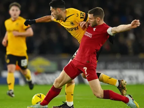 Raúl Jiménez sumó minutos en la goleada del Wolverhampton al Liverpool