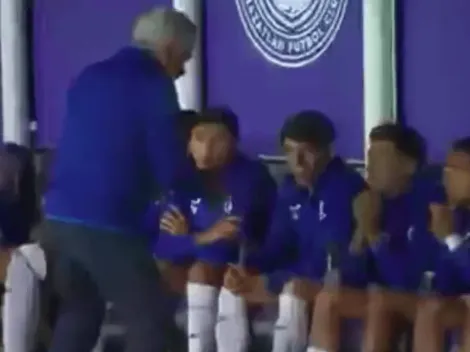 VIDEO | ¡Como maestro! El Tuca marca los errores a los suplentes de Cruz Azul