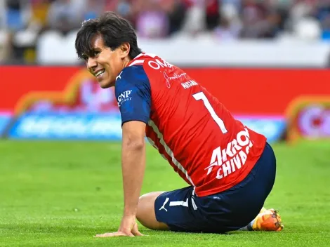 ¡Calientan el Clásico! Se BURLAN de la lesión de J.J. Macías