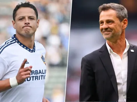 Chicharito reconoce que tuvo una plática con Diego Cocca y reveló los detalles