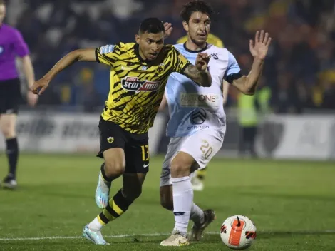 ¿Y Chivas? Orbelín Pineda posa con la playera otro equipo del futbol mexicano