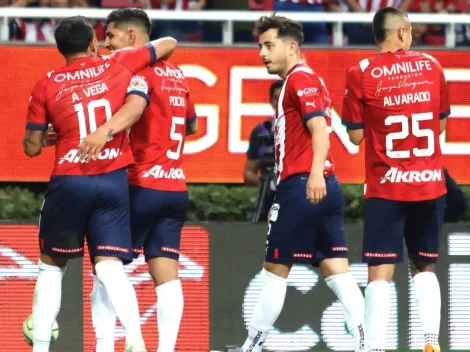 ¡Alerta! Pieza clave de Chivas podría no estar en la Liguilla por COVID19