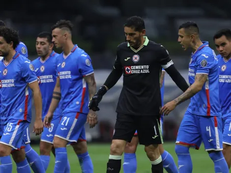 Tres futbolistas que "estaban fuera" SE QUEDARÍAN en Cruz Azul