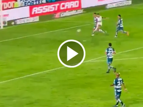 Insólito: Tecatito Corona falló una clara chance a portería vacía para Rayados