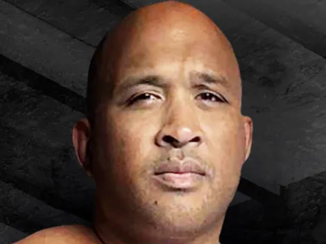 El rostro desfigurado de un boxeador sin guantes