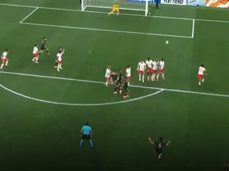 VIDEO: El increíble tiro libre de Raúl Jiménez que hizo delirar a la afición