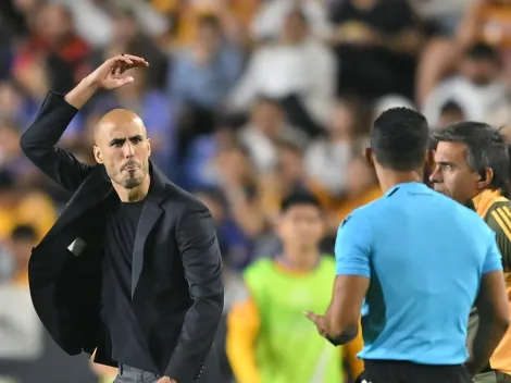 La toma que la TV no mostró del cachetazo de Pizarro a Lux en Tigres-Rayados