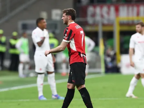 La prensa italiana revela el futuro de Santiago Giménez tras su bajón futbolístico