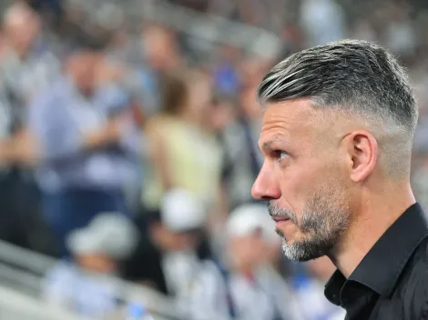 La maniobra de 3 jugadores de Rayados para evitar cruzarse con Demichelis