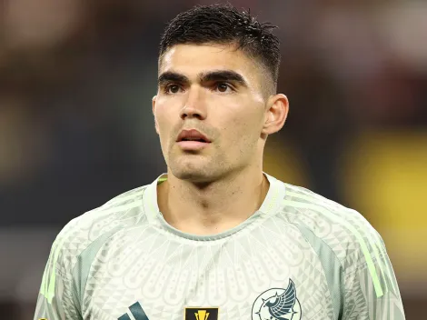 Revelan que Johan Vásquez podría irse de Genoa a un grande europeo