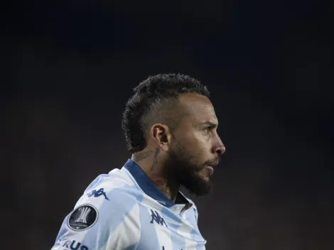 ¿Por qué no juega Duván Vergara en Racing Club vs. Peñarol?
