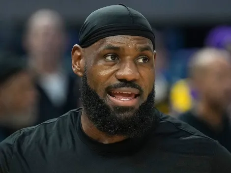 Sufre LeBron: Lakers despidió a un jugar a días de la nueva temporada