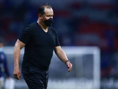 Juan Reynoso y los pésimos números con el Cruz Azul en la presente temporada en México