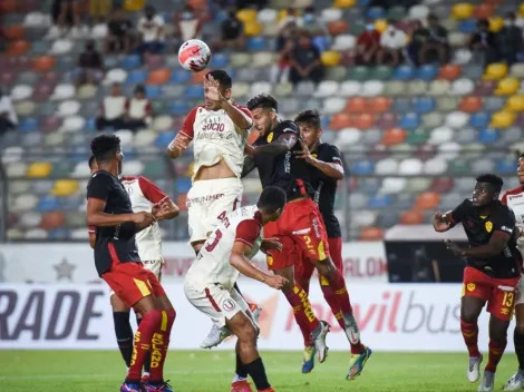 Universitario cayó 3-2 ante Aucas en la 'Noche Crema' 2022