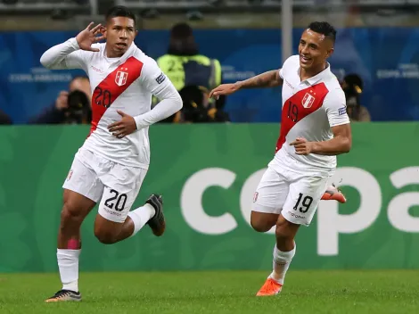 ¿Hasta cuándo firmó Orejas Flores con la "U"?