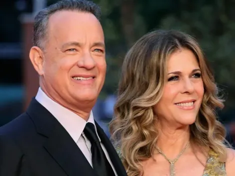 Rita Wilson le pasa su celular a todos sus fans para hablar sobre el COVID19