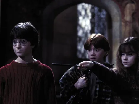 Daniel Radcliffe y otras figuras narran "Harry Potter y La Piedra Filosofal"