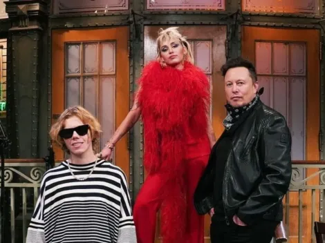 Miley Cyrus y Elon Musk en Saturday Night Live