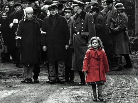 ¡Increíble! Así está hoy la niña del saco rojo de La lista de Schindler