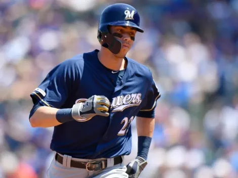 Estrella de los Milwaukee Brewers dio positivo por COVID-19 a pesar de estar vacunado