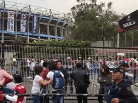 Largas filas en las taquillas del Azteca por boletos de Cruz Azul vs Chivas