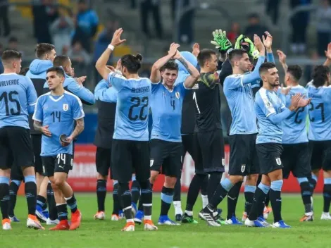 Jonathan Rodríguez vio desde el banco el empate de Uruguay con Japón