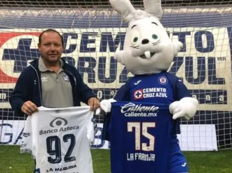 Amistoso intercambio de camisetas entre Cruz Azul y Puebla