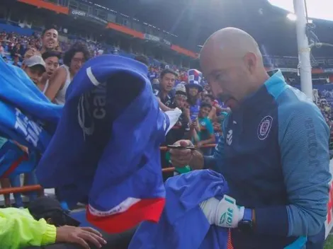 Hermoso recibimiento al Conejo Pérez en el estadio Hidalgo