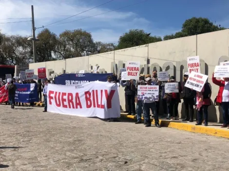 Socios de la Cooperativa Cruz Azul ya protestan en la FMF contra Billy Álvarez