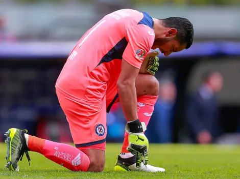 "Tenemos el coronavirus": Afición de Cruz Azul revienta a Jesús Corona