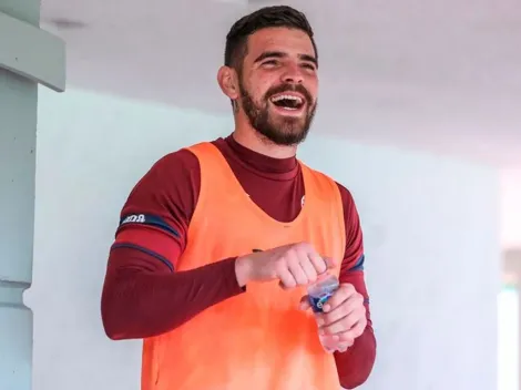 De lujo: 'Cabecita' le regaló a Andrés Gudiño la playera de Luis Suárez