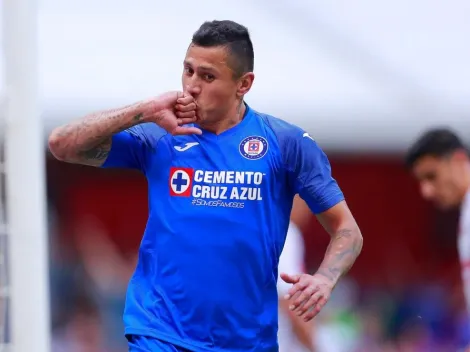 Cata festeja empatar a Nacho Flores y el récord de partidos con Cruz Azul