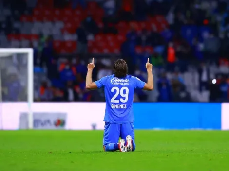 ¡Orgullo! Santi Giménez es elegido mejor jugador de agosto