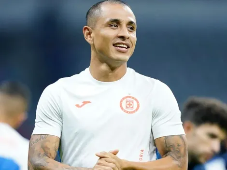 Enorme gesto: Yoshimar Yotún le regaló unos zapatos a un aficionado en Perú