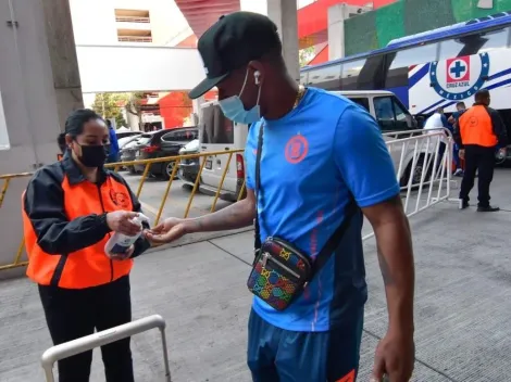 La alocada fiesta del 'Cuco' con... ¿guiño a Cruz Azul?