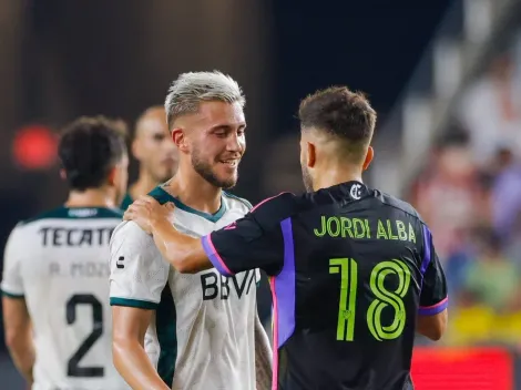 El cálido saludo entre Gonzalo Piovi y Jordi Alba en el All-Star