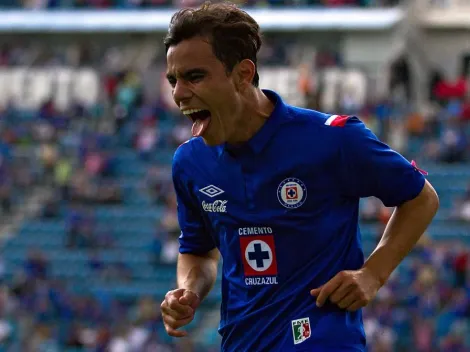 Llegó a Cruz Azul como un bombazo, fracasó y hoy entró al Salón de la Fama