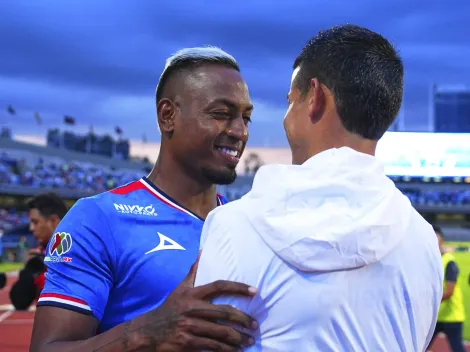 Ditta ningunea a un compañero por elogiar a James