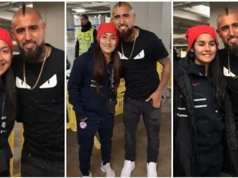 Arturo Vidal recibió en el Camp Nou a La Roja femenina