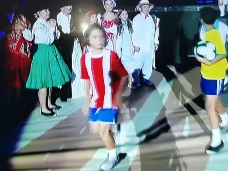 ¡Increíble! Chile salió con camiseta de Paraguay en ceremonia inaugural