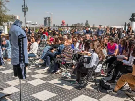 La rama de vóleibol femenino del CSD Colo Colo festejó su cuarto aniversario