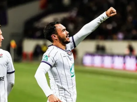 Suazo muestra más felicidad por el paso a semifinales que por su gol