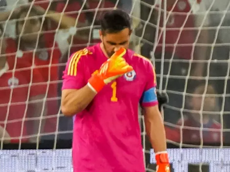 Históricos de la Roja se lanzan contra Berizzo por ausencia de Claudio Bravo