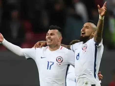 Medel sorprende con visita a Colo Colo previo al partido con River