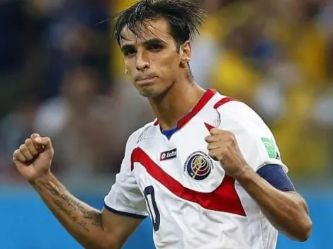 Bryan Ruiz estará solito y no precisamente en ataque