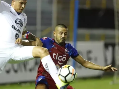 Golazo de Faber Gil dio triunfo al Árabe Unido en El Salvador