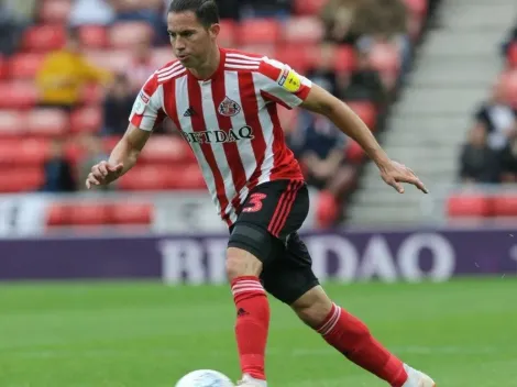 Bryan Oviedo no pudo evitar la primera caída de Sunderland